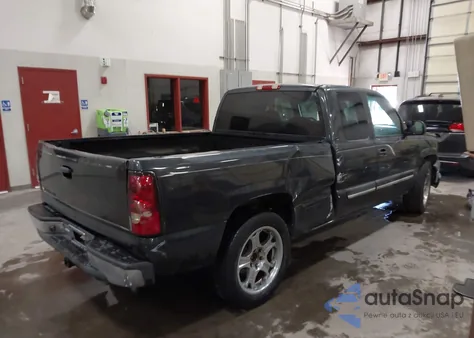 2004 Chevrolet Silverado 1500 Ls z USA, uszkodzony, nr VIN 2GCEC19V741218917